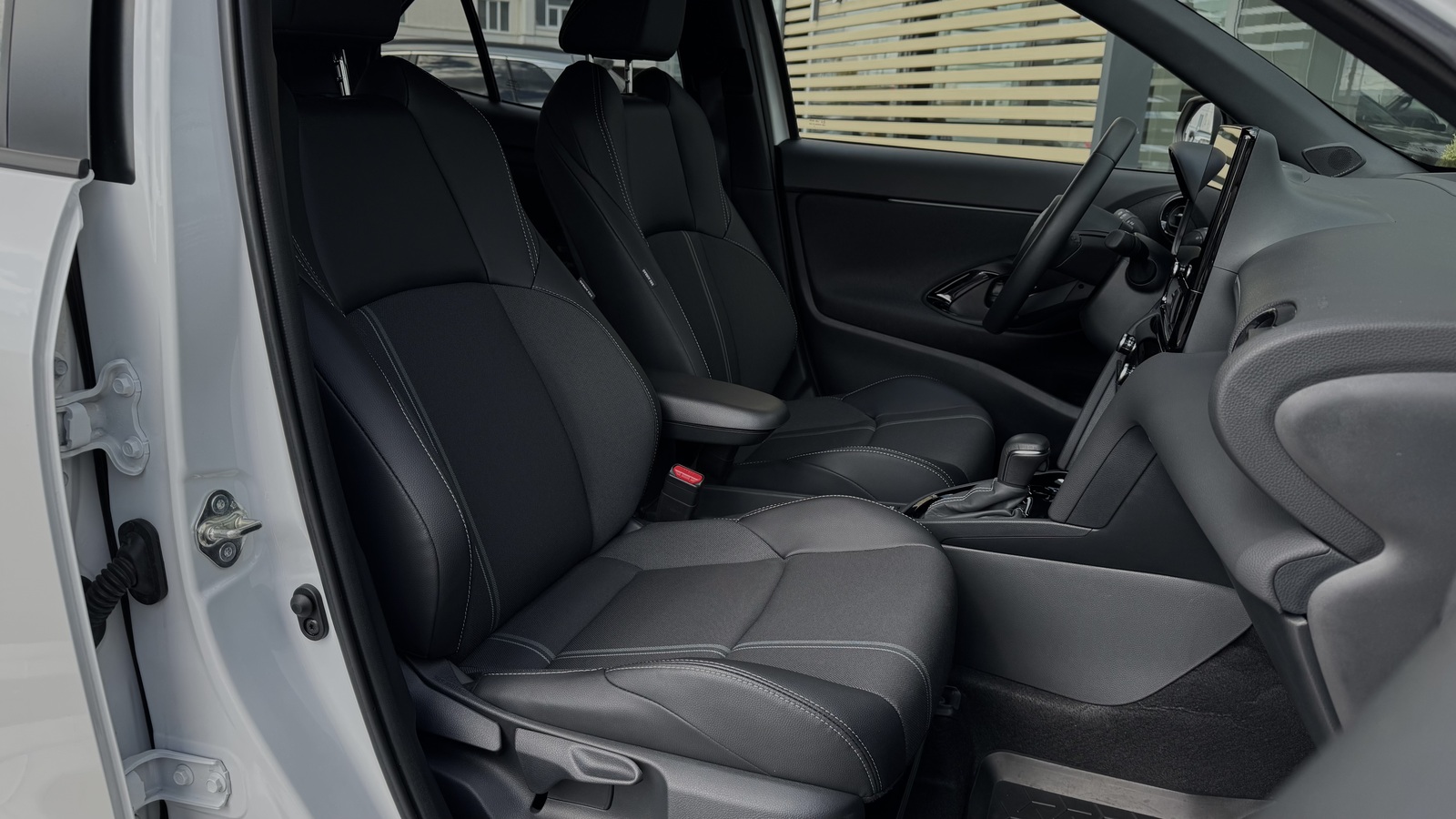 Toyota YARIS CROSS 2024 року з пробігом 1459 км, Хетчбек, Тойота Центр Чернігів "Соллі-Плюс", м.Чернігів - 1370000 ГРН | Фото № 6