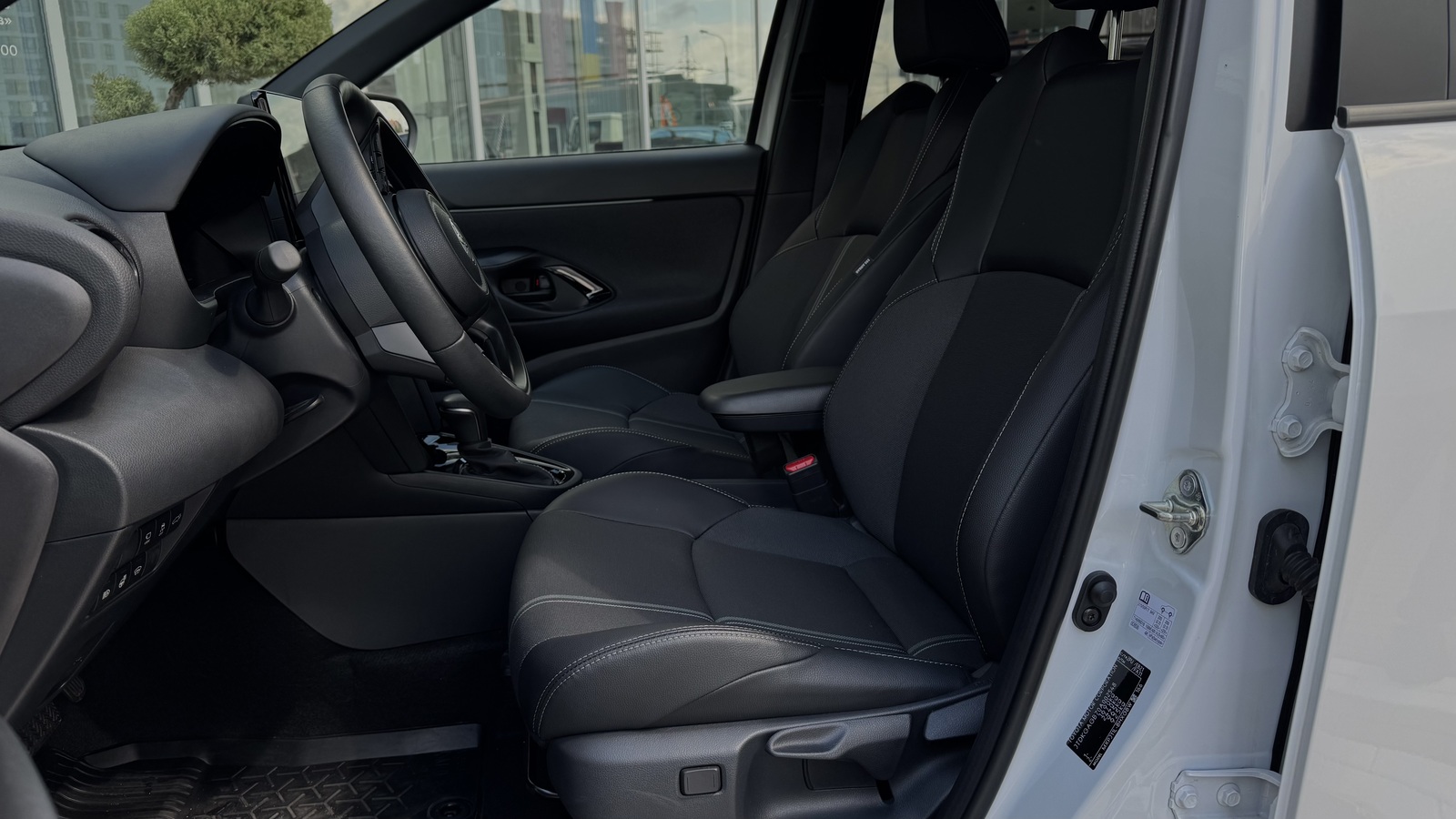 Toyota YARIS CROSS 2024 року з пробігом 1459 км, Хетчбек, Тойота Центр Чернігів "Соллі-Плюс", м.Чернігів - 1370000 ГРН | Фото № 12
