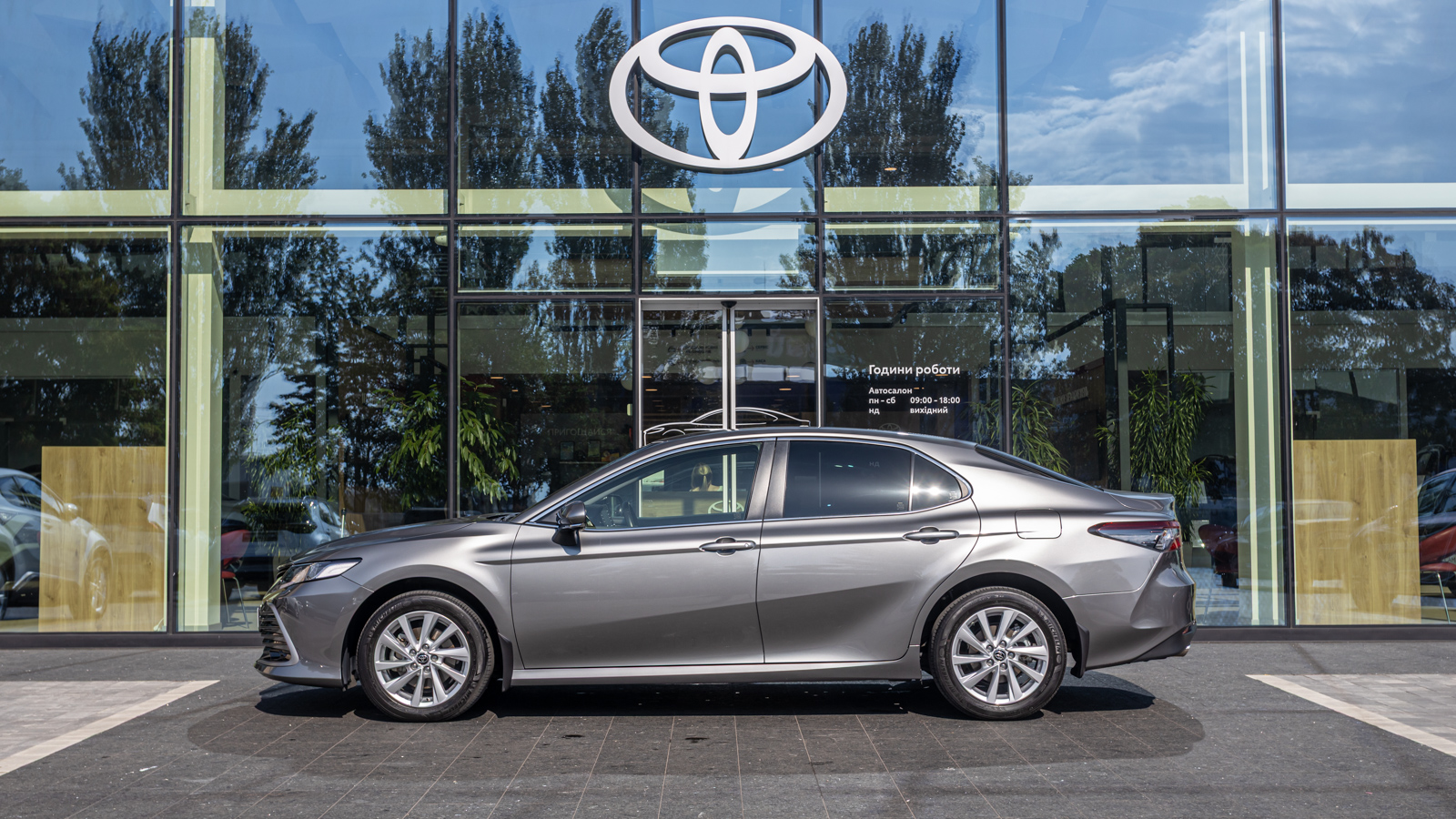 Toyota CAMRY 2022 року з пробігом 33613 км, Седан, Тойота Центр Дніпро "Алмаз Мотор" на Запорізькому шосе, м.Дніпро - 1415000 ГРН | Фото № 3