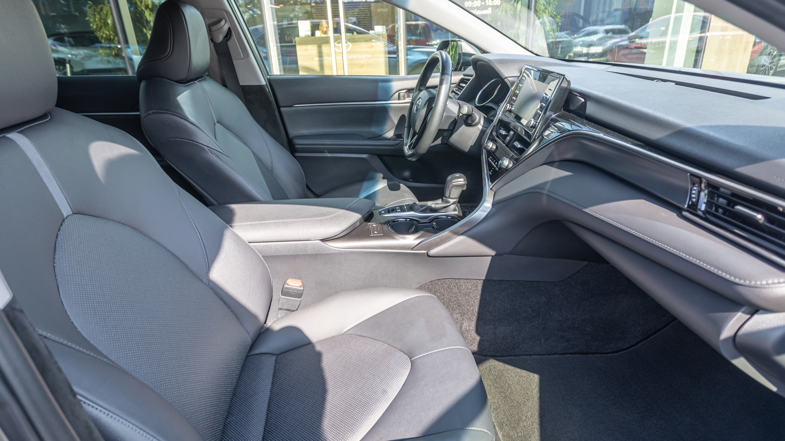 Toyota CAMRY 2022 року з пробігом 33613 км, Седан, Тойота Центр Дніпро "Алмаз Мотор" на Запорізькому шосе, м.Дніпро - 1415000 ГРН | Фото № 6