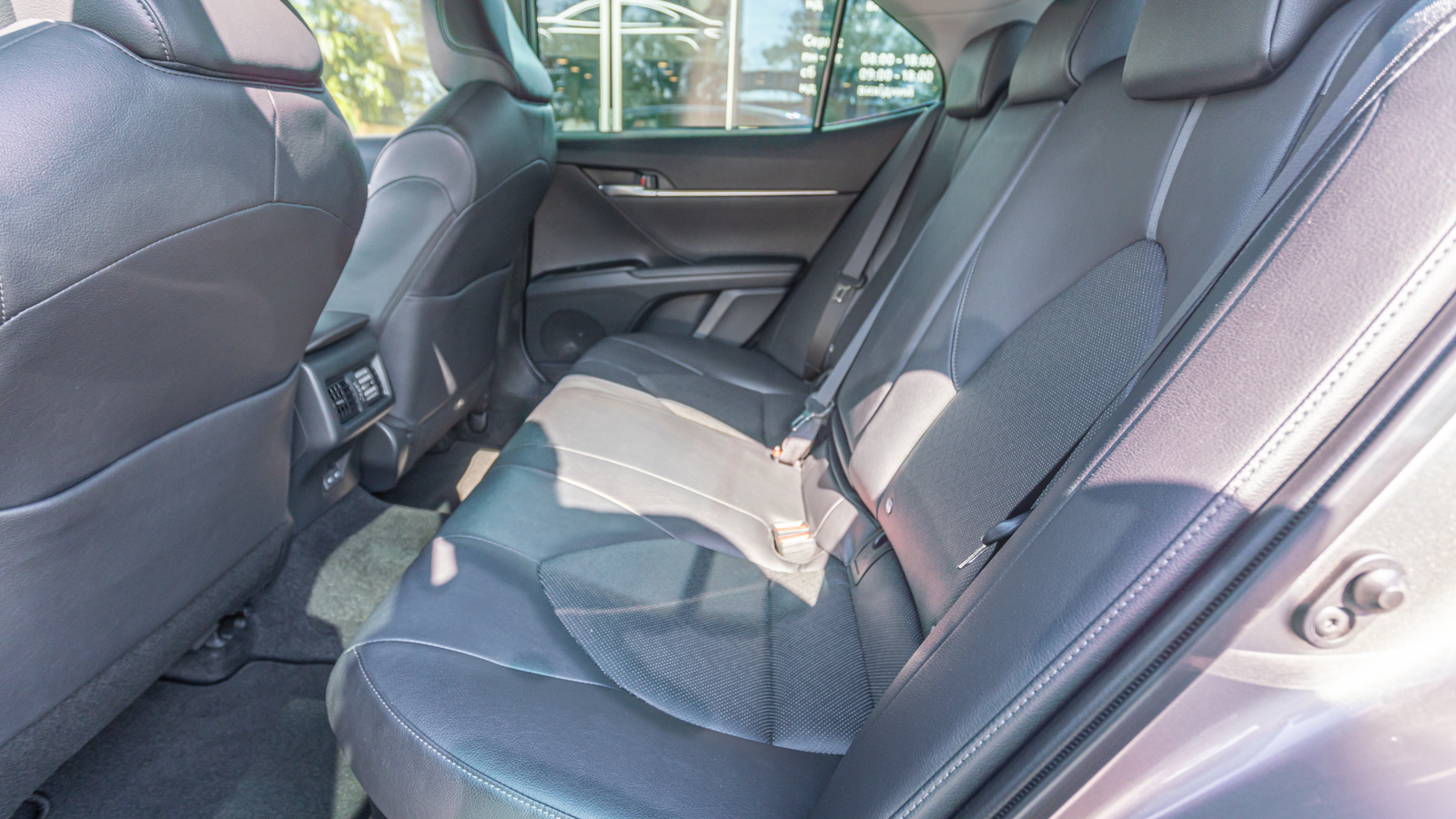Toyota CAMRY 2022 року з пробігом 33613 км, Седан, Тойота Центр Дніпро "Алмаз Мотор" на Запорізькому шосе, м.Дніпро - 1415000 ГРН | Фото № 11