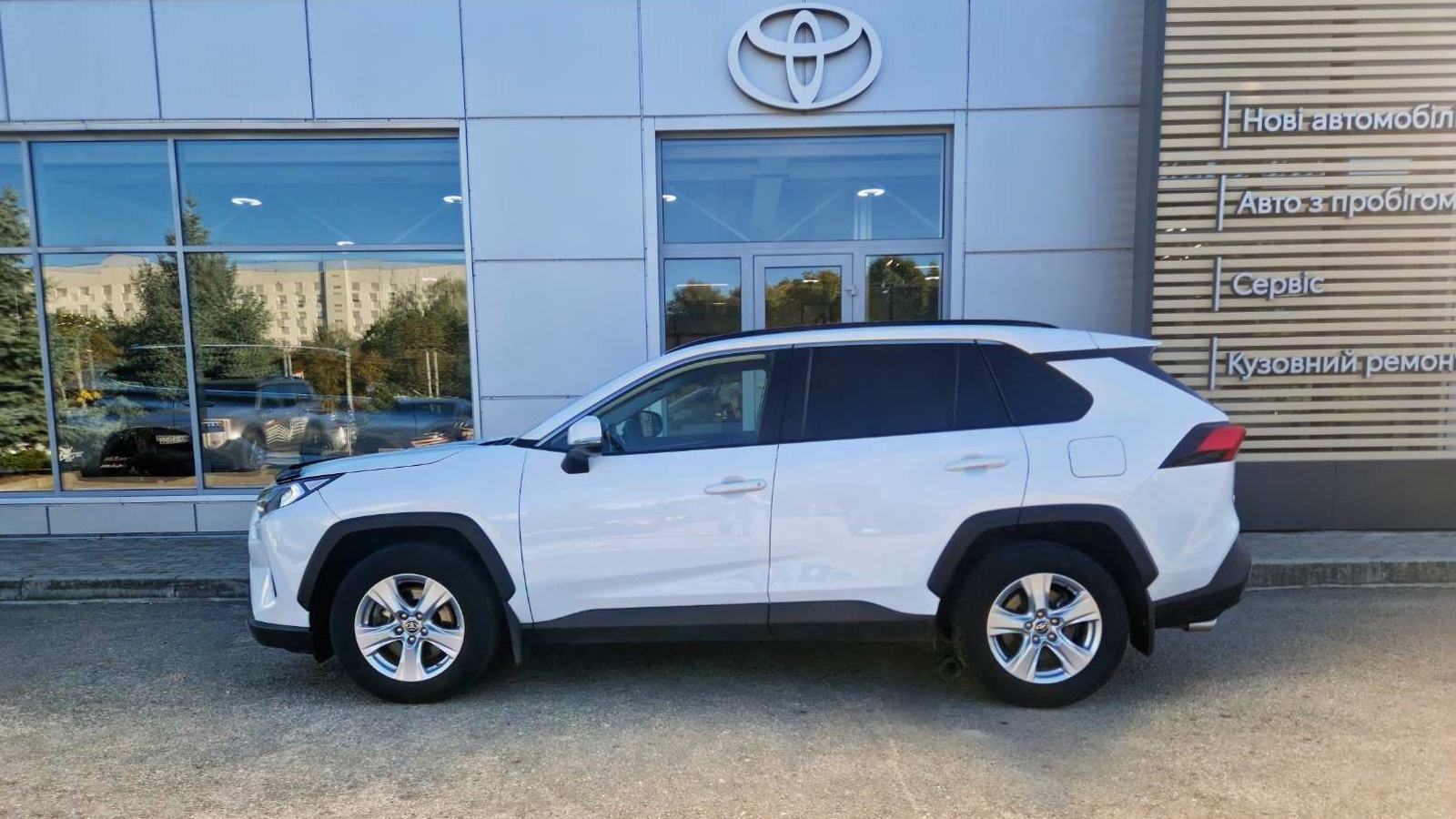 Toyota RAV4 2019 року з пробігом 106793 км, Універсал, Тойота Центр Кропивницький "Мотор - Олві", м.Кропивницький - 970000 ГРН | Фото № 3