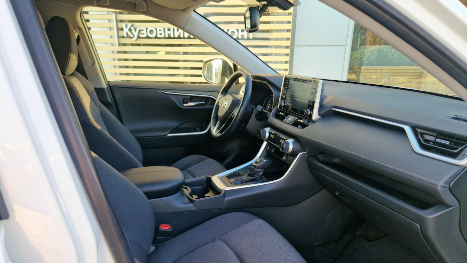 Toyota RAV4 2019 року з пробігом 106793 км, Універсал, Тойота Центр Кропивницький "Мотор - Олві", м.Кропивницький - 970000 ГРН | Фото № 6