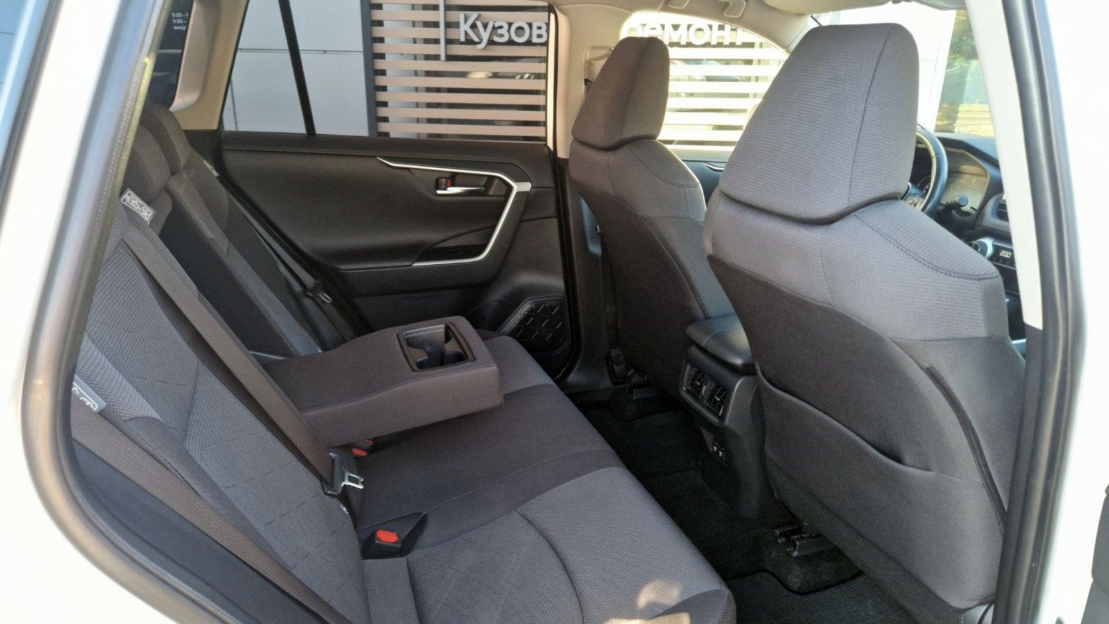 Toyota RAV4 2019 року з пробігом 106793 км, Універсал, Тойота Центр Кропивницький "Мотор - Олві", м.Кропивницький - 970000 ГРН | Фото № 7