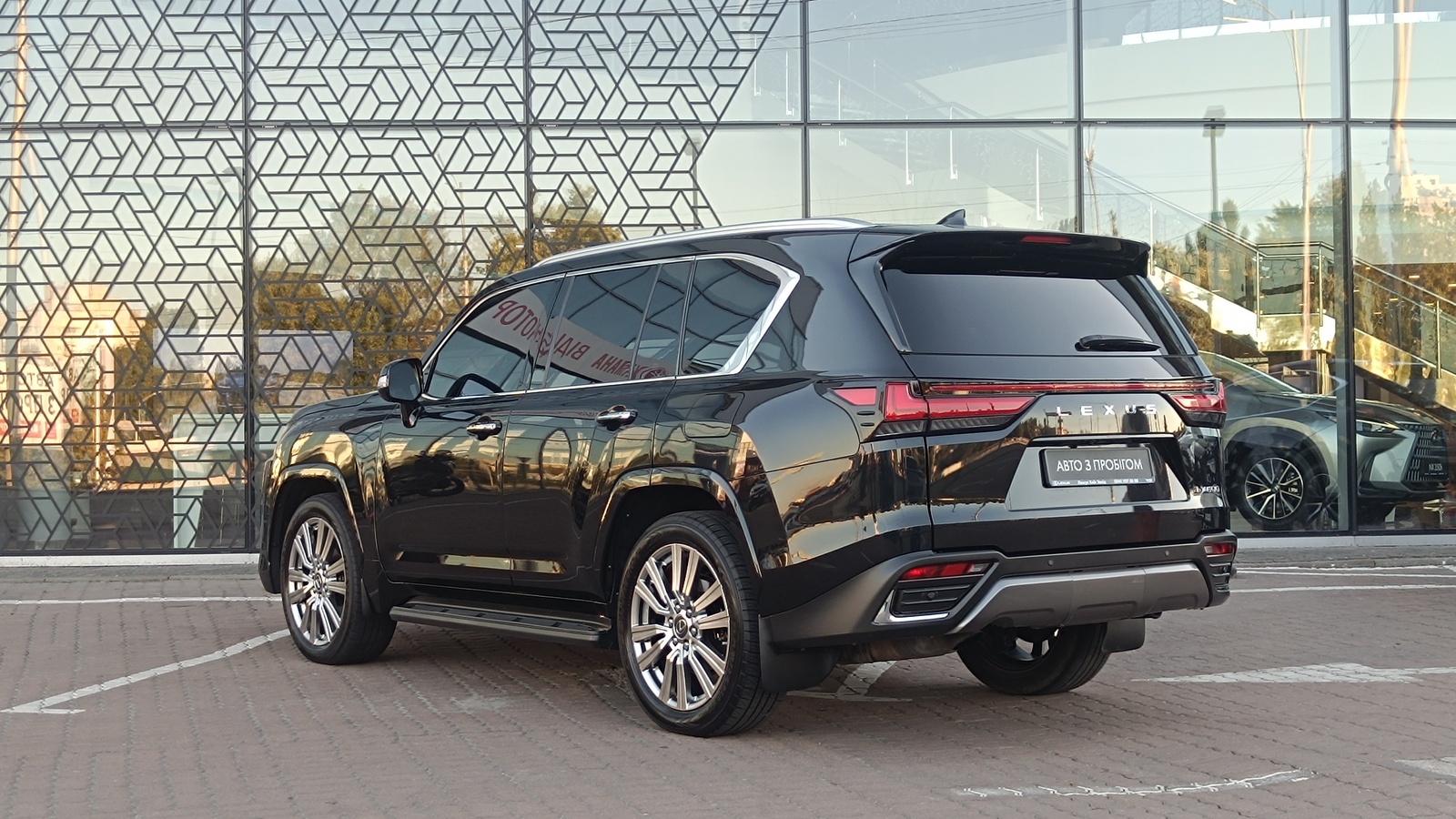 Lexus LX 2023 року з пробігом 131821 км, Універсал, Лексус Київ Захід, м.Київ - 4968000 ГРН | Фото № 2