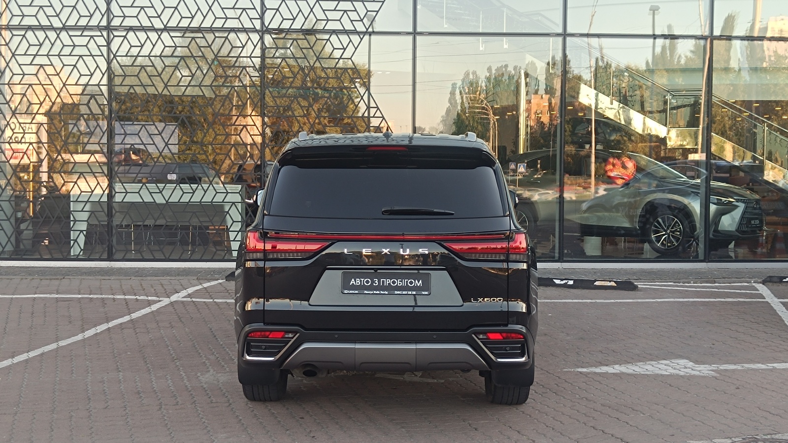Lexus LX 2023 року з пробігом 131821 км, Універсал, Лексус Київ Захід, м.Київ - 4968000 ГРН | Фото № 4