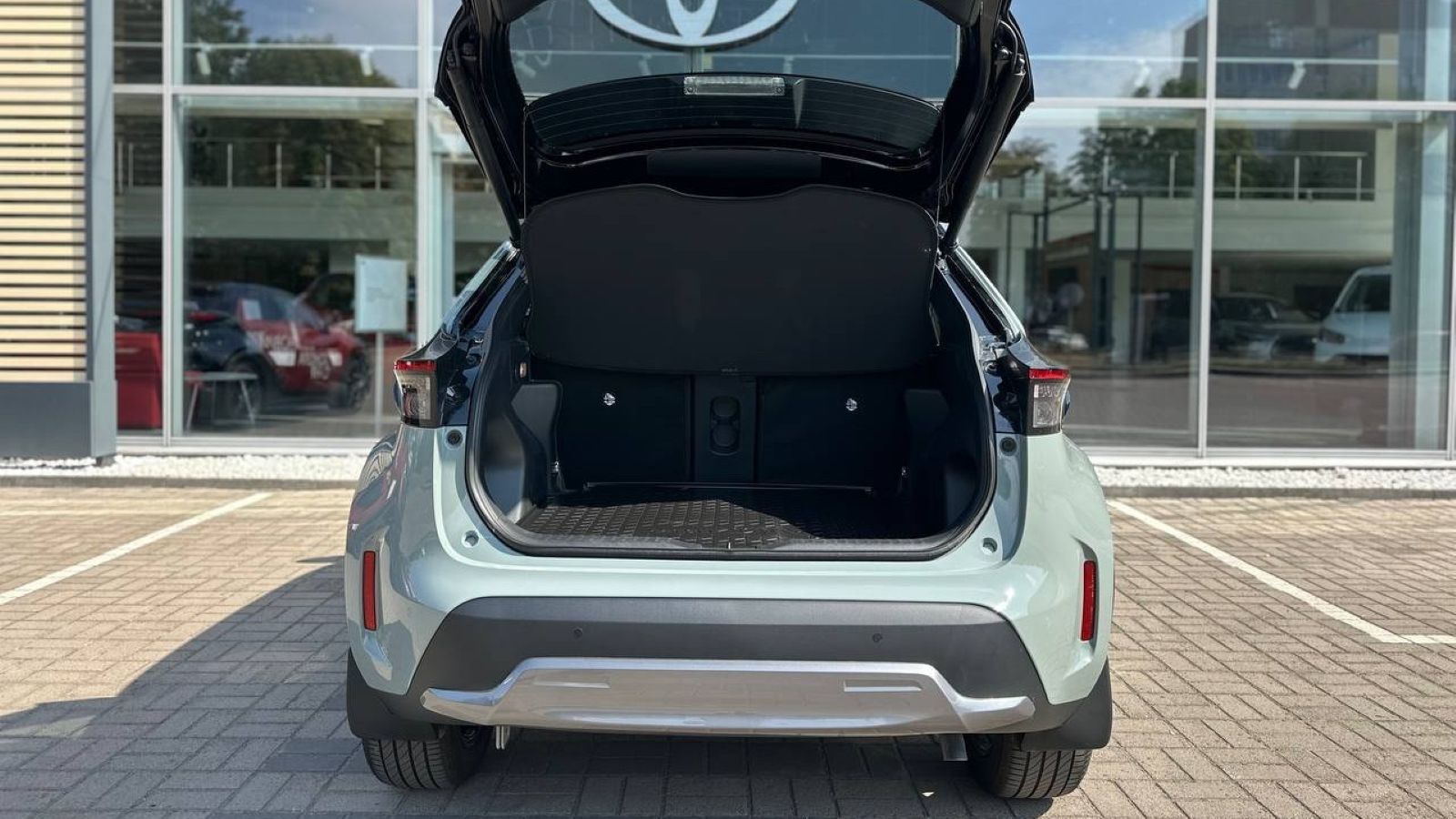 Toyota YARIS CROSS 2024 року з пробігом 900 км, Хетчбек, Тойота Центр Луцьк "Автоконцепт", м.Луцьк - 1340000 ГРН | Фото № 10