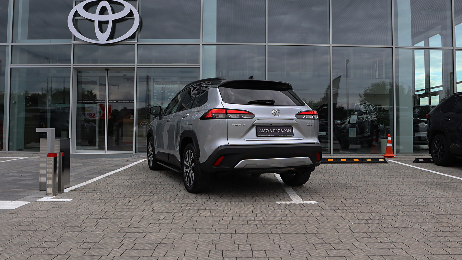 Toyota COROLLA CROSS 2024 року з пробігом 2433 км, Універсал, Тойота Центр Рівне "Агат Авто", м.Рівне - 1545000 ГРН | Фото № 2