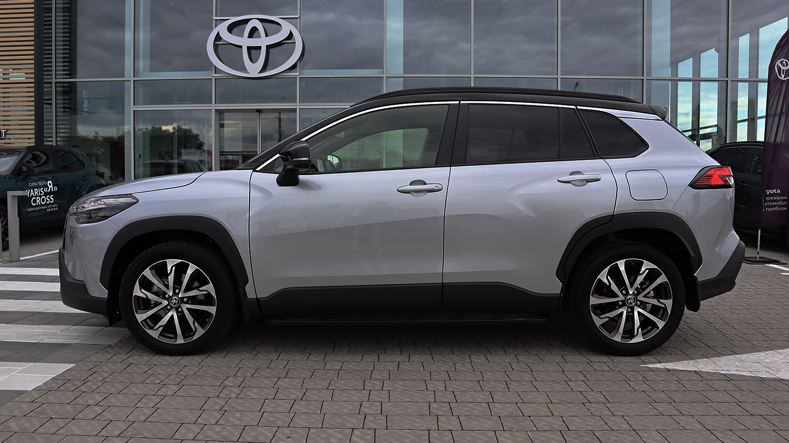 Toyota COROLLA CROSS 2024 року з пробігом 2433 км, Універсал, Тойота Центр Рівне "Агат Авто", м.Рівне - 1545000 ГРН | Фото № 3