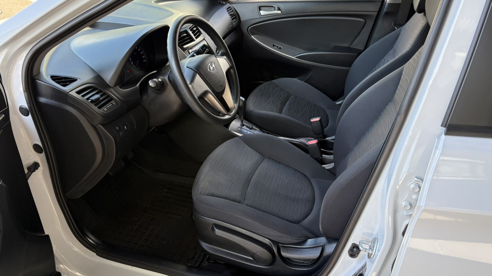 Інші авто HYUNDAI ACCENT 2019 року з пробігом 141667 км, Седан, Тойота Центр Київ "Автосаміт Укравто", м.Київ - 480000 ГРН | Фото № 12