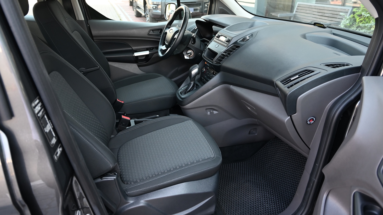 Інші авто FORD TOURNEO CONNECT 2019 року з пробігом 49026 км, Універсал, Тойота Центр Київ "Сіті Плаза", м.Київ - 757120 ГРН | Фото № 6