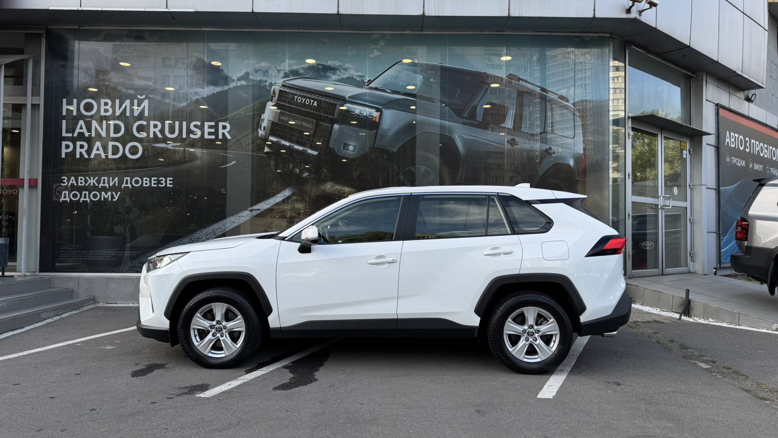 Toyota RAV4 2021 року з пробігом 70143 км, Універсал, Тойота Центр Одеса "ВіДі Пальміра", м.Одеса - 1035000 ГРН | Фото № 3
