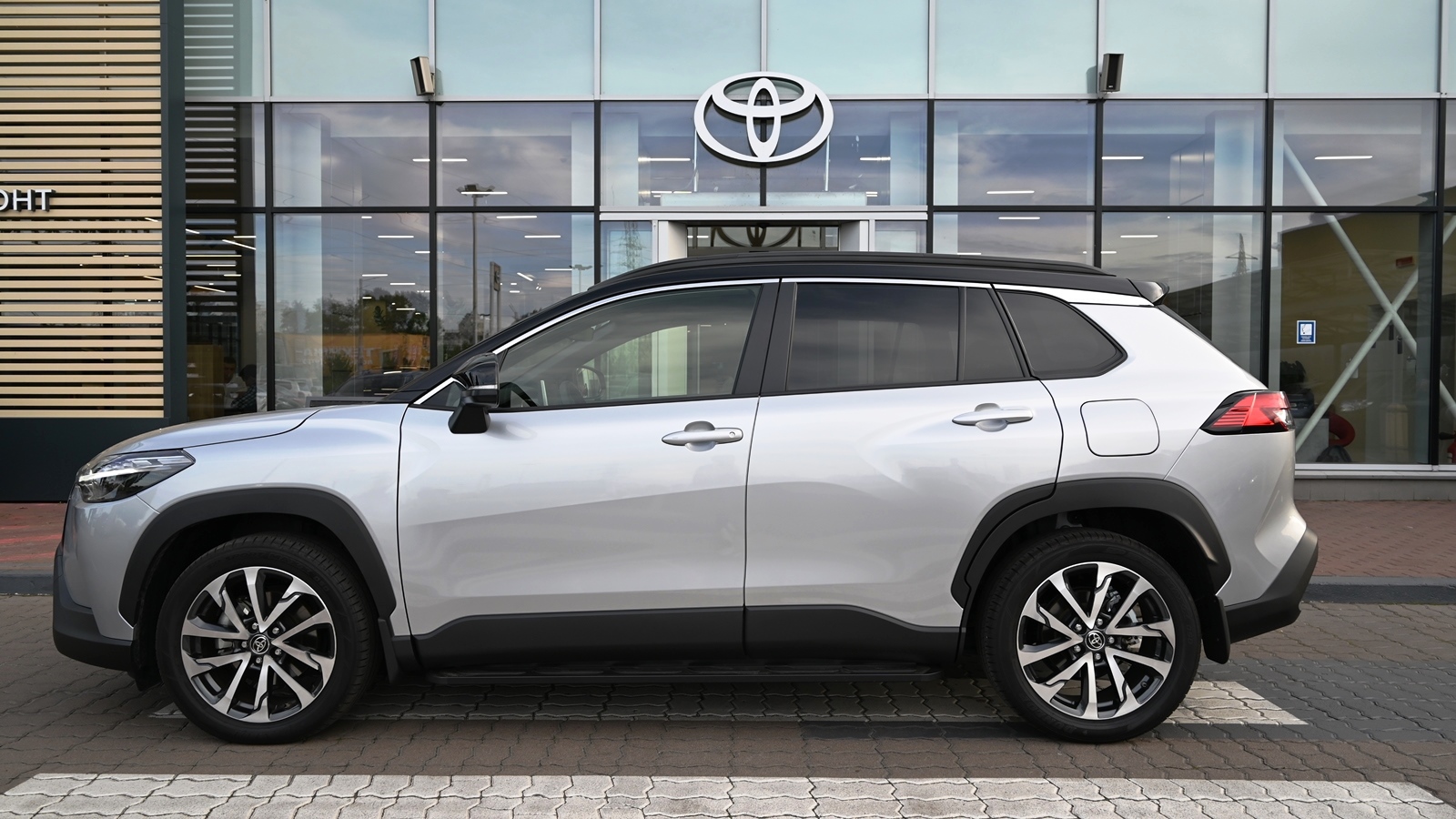 Toyota COROLLA CROSS 2024 року з пробігом 1501 км, Хетчбек, Тойота Центр Київ "Сіті Плаза", м.Київ - 1591120 ГРН | Фото № 3