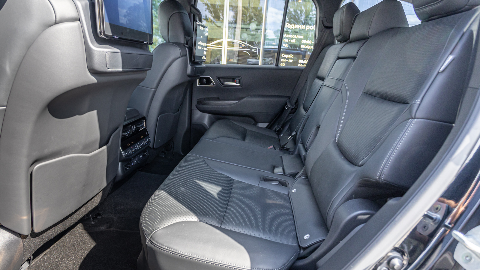 Toyota LAND CRUISER 2023 року з пробігом 43703 км, Універсал, Тойота Центр Дніпро "Алмаз Мотор" на Запорізькому шосе, м.Дніпро - 3735000 ГРН | Фото № 13