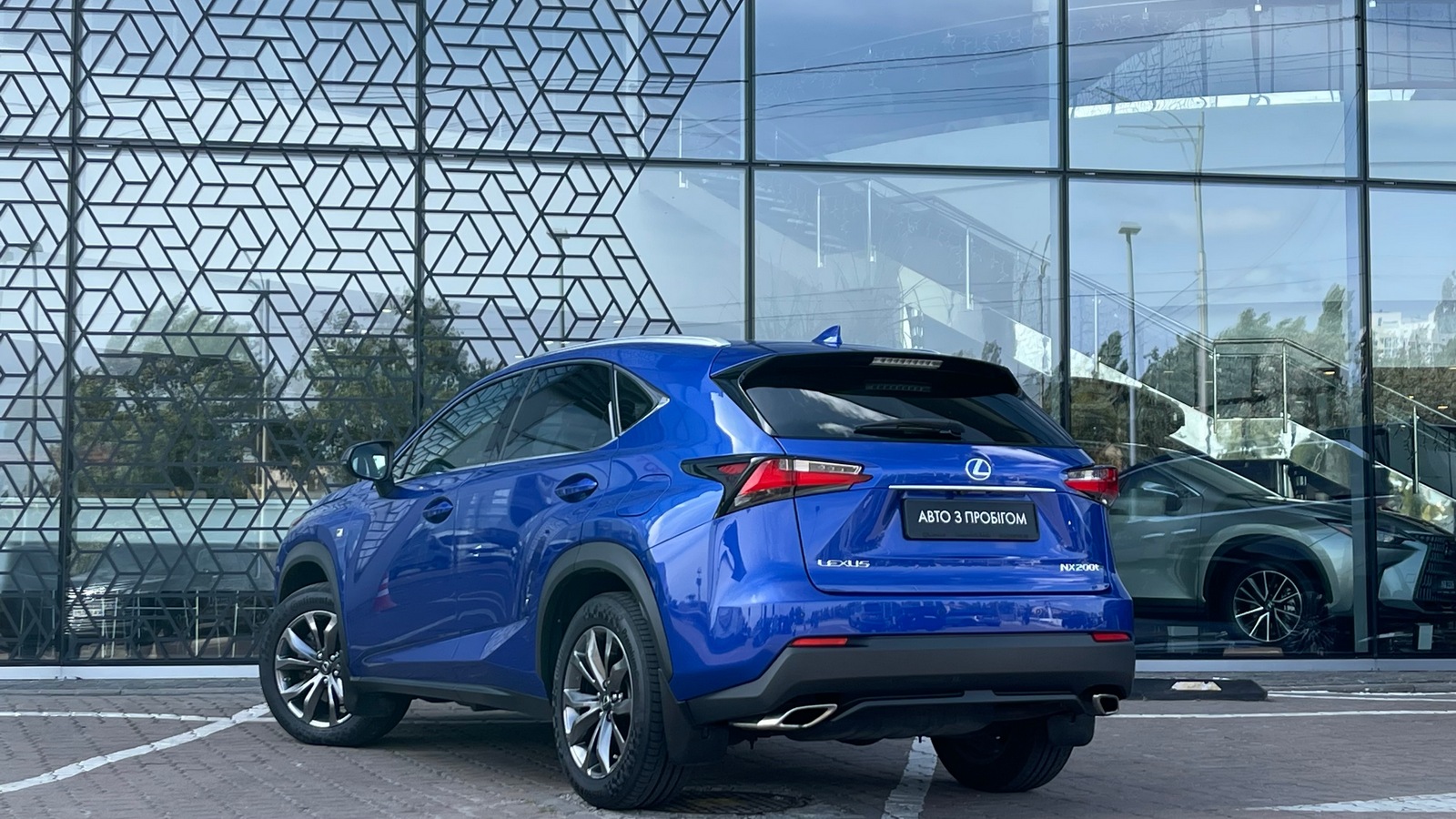 Lexus NX 2016 року з пробігом 190466 км, Універсал, Лексус Київ Захід, м.Київ - 1063000 ГРН | Фото № 2