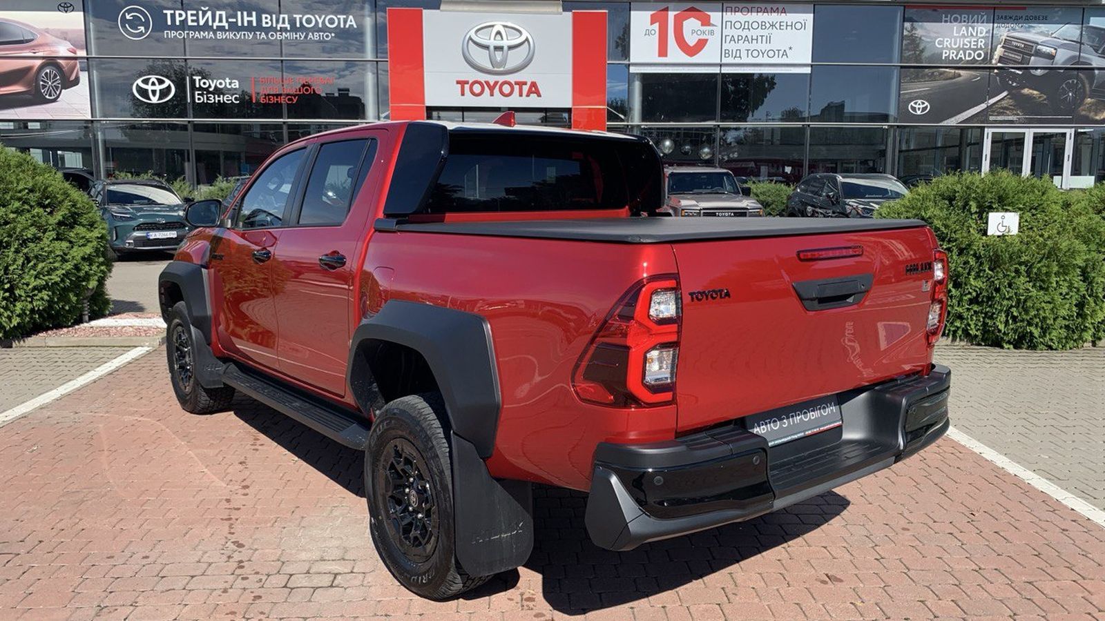 Toyota HILUX 2023 року з пробігом 826 км, Пікап, Тойота Центр Хмельницький "Гранд Мотор", м.Хмельницький - 2370000 ГРН | Фото № 2