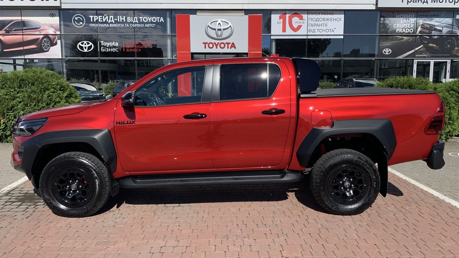 Toyota HILUX 2023 року з пробігом 826 км, Пікап, Тойота Центр Хмельницький "Гранд Мотор", м.Хмельницький - 2370000 ГРН | Фото № 3