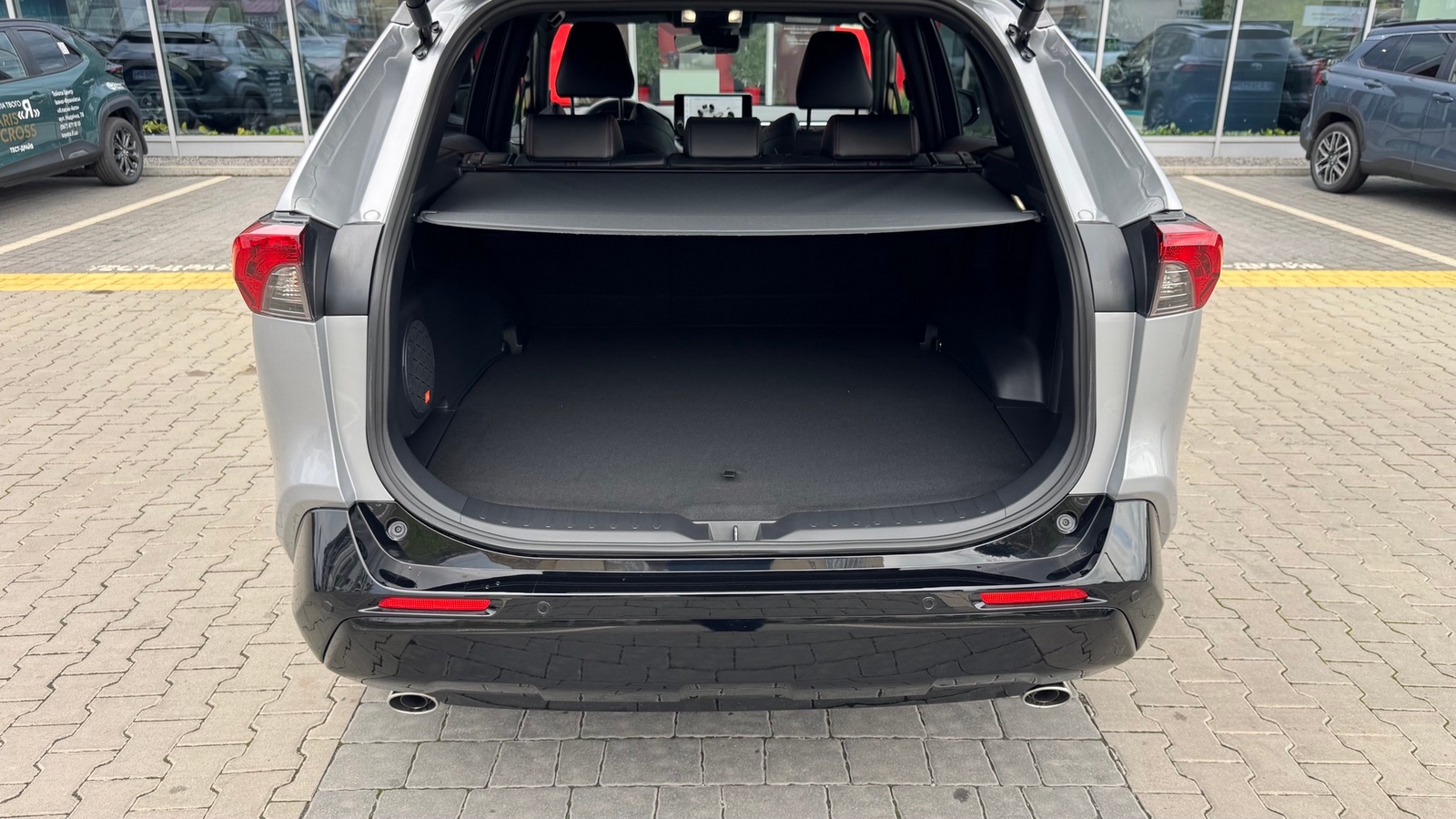 Toyota RAV4 Plug-In 2024 року з пробігом 10648 км, Універсал, Тойота Центр Івано-Франківськ "Класик-Авто", м.Івано-Франківськ - 2500000 ГРН | Фото № 10