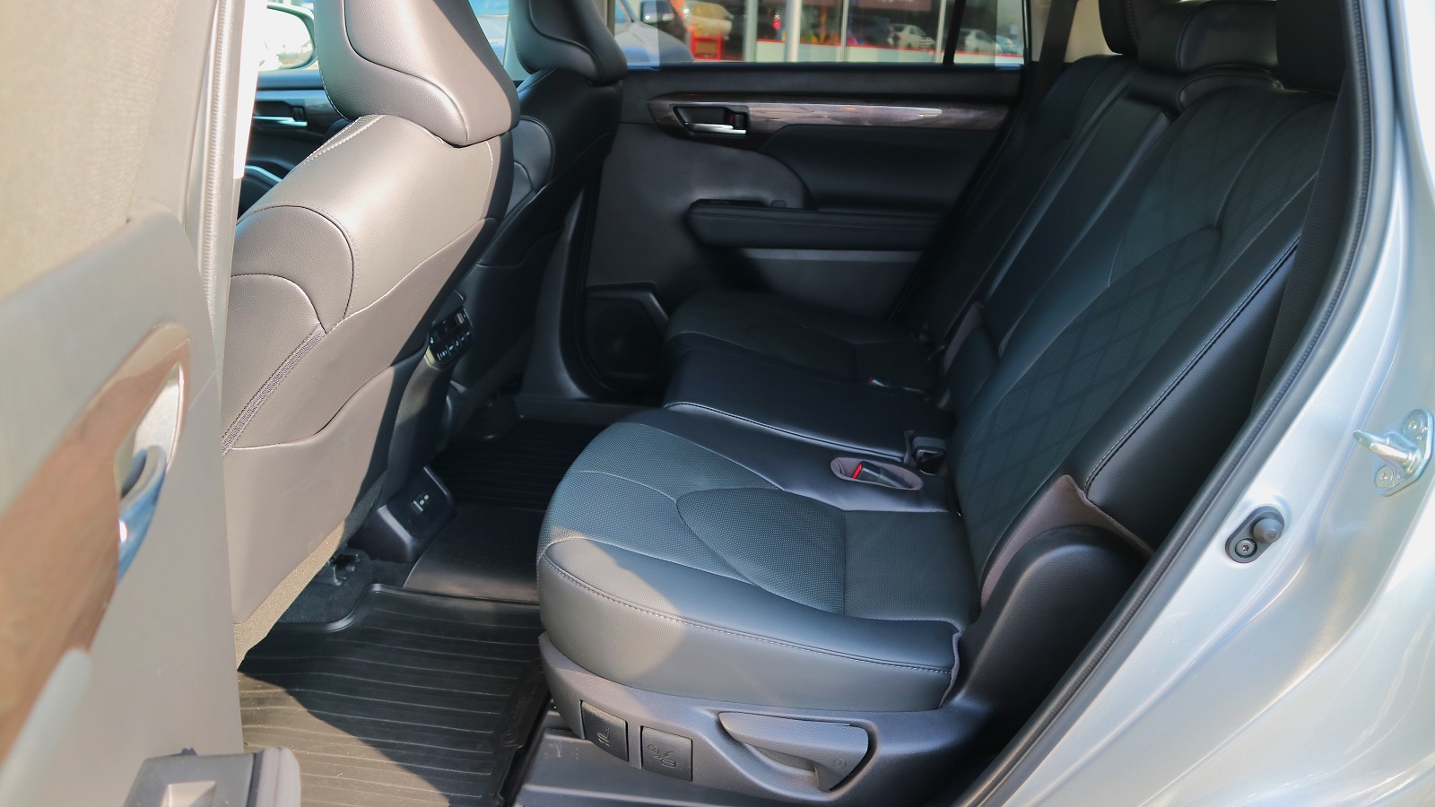Toyota HIGHLANDER 2022 року з пробігом 13409 км, Універсал, Тойота Центр Київ "Автосаміт Укравто Столичне", м.Київ - 2267000 ГРН | Фото № 13