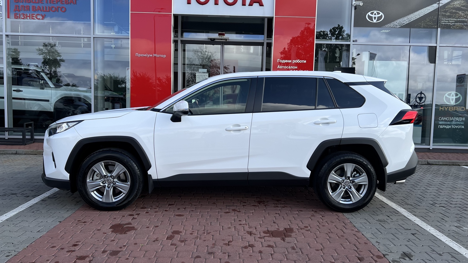 Toyota RAV4 2023 року з пробігом 4709 км, Універсал, Тойота Центр Вінниця "Преміум Мотор", м.Вінниця - 1328000 ГРН | Фото № 3