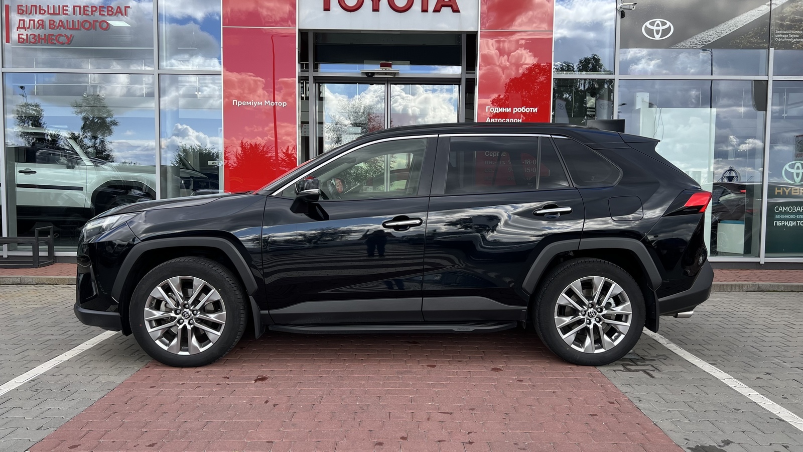 Toyota RAV4 2023 року з пробігом 73877 км, Універсал, Тойота Центр Вінниця "Преміум Мотор", м.Вінниця - 1755000 ГРН | Фото № 3