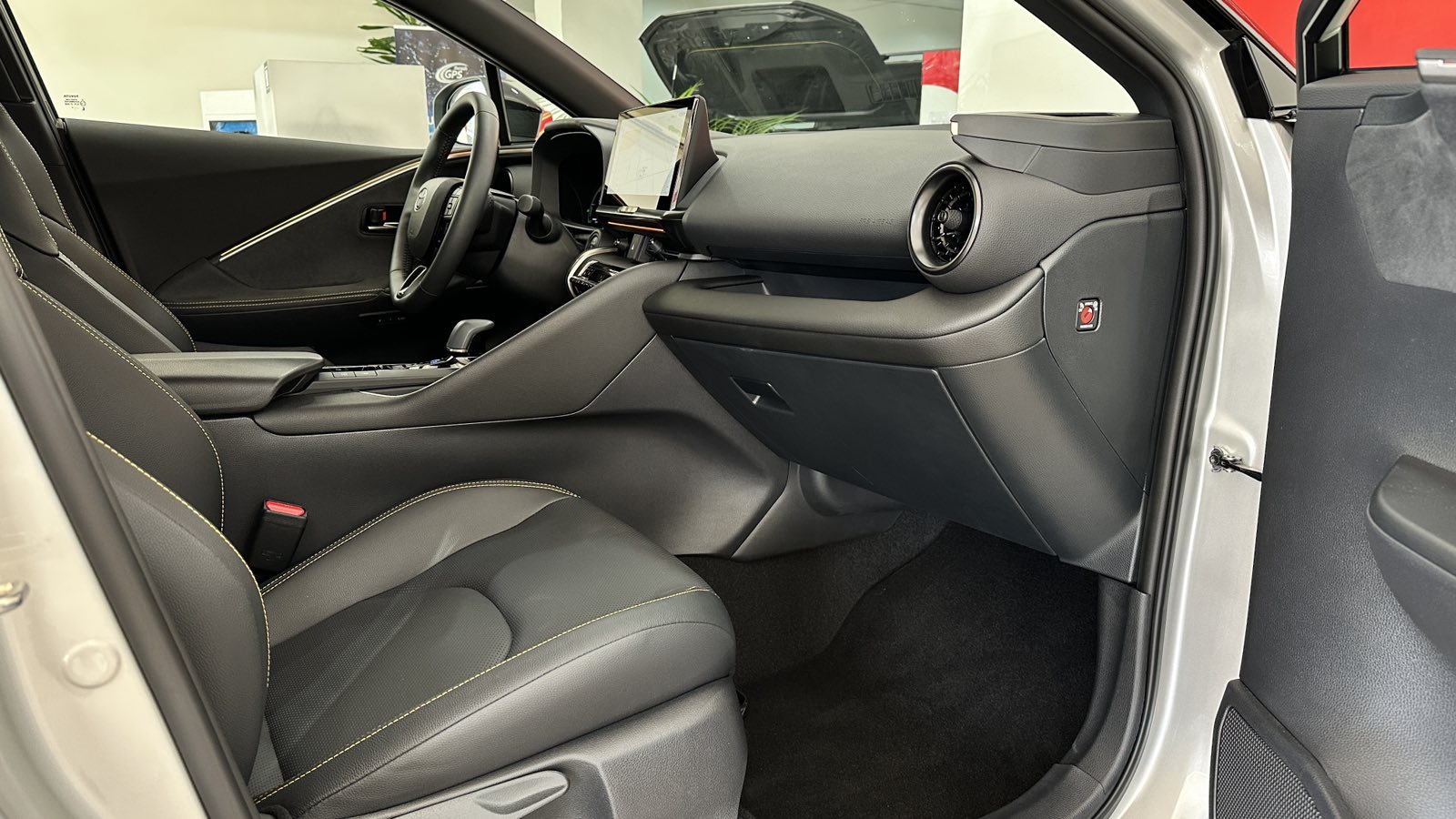 Toyota C-HR 2024 року з пробігом 7610 км, Хетчбек, Тойота Центр Ужгород "Карат Мотор", м.Ужгород - 1799030 ГРН | Фото № 6