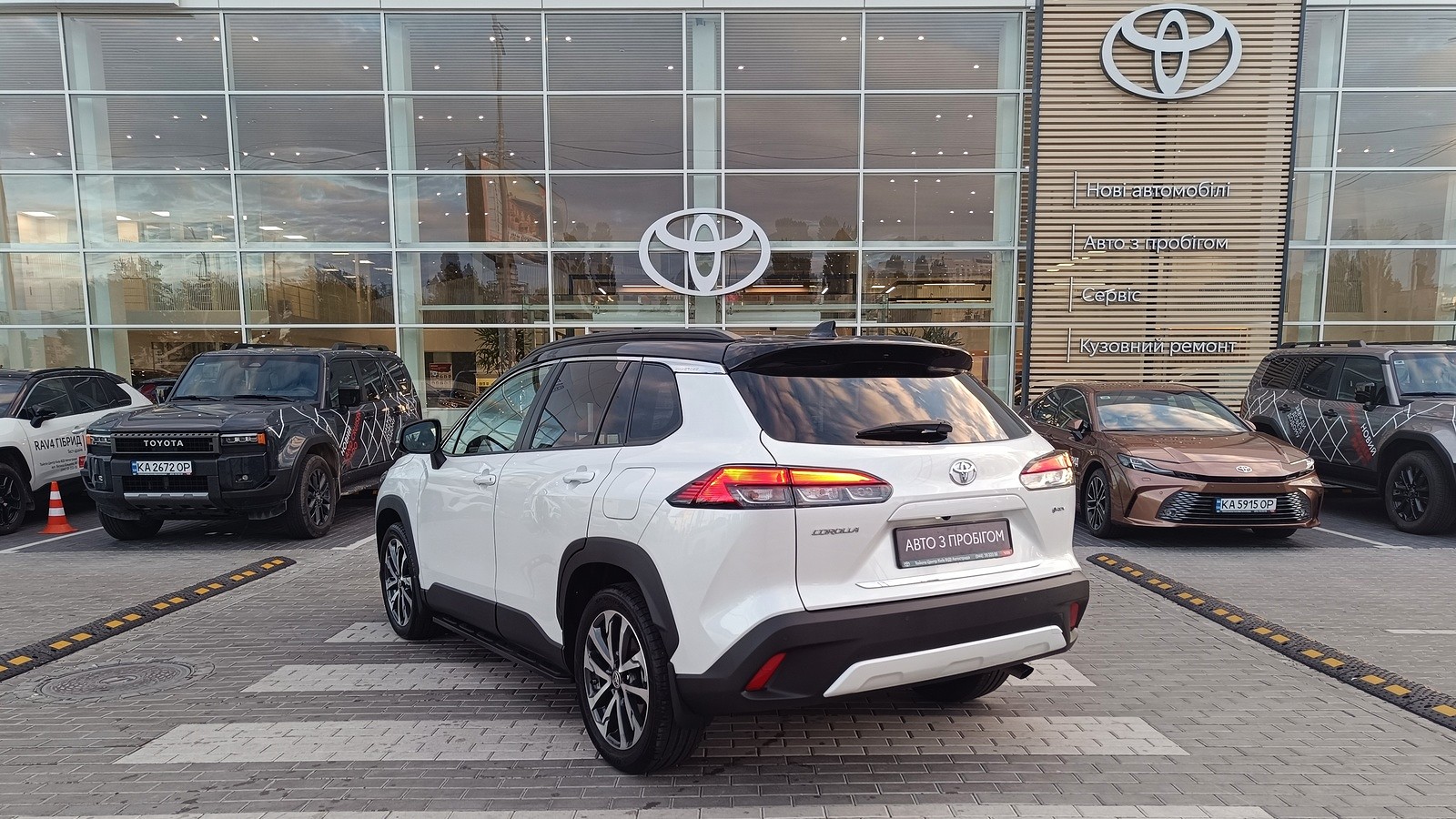Toyota COROLLA CROSS 2024 року з пробігом 1985 км, Універсал, Тойота Центр Київ "ВіДі Автострада", м.Київ - 1600170 ГРН | Фото № 2