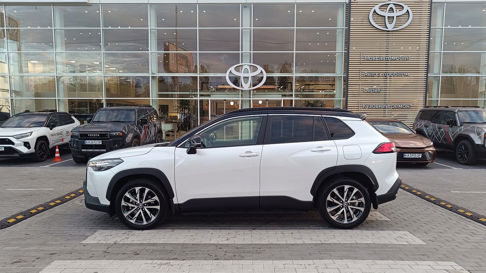 Toyota COROLLA CROSS 2024 року з пробігом 1985 км, Універсал, Тойота Центр Київ "ВіДі Автострада", м.Київ - 1600170 ГРН | Фото № 3
