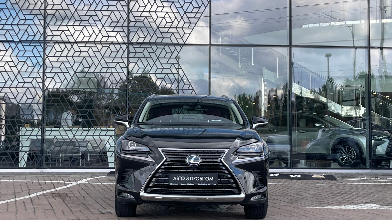 Lexus NX 2019 року з пробігом 51962 км, Універсал, Лексус Київ Захід, м.Київ - 1482000 ГРН | Фото № 4