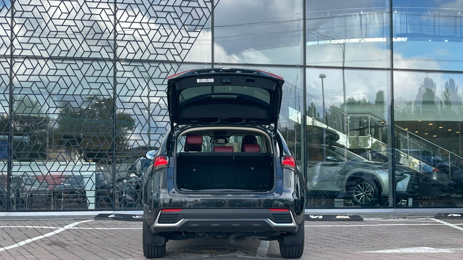 Lexus NX 2019 року з пробігом 51962 км, Універсал, Лексус Київ Захід, м.Київ - 1482000 ГРН | Фото № 10