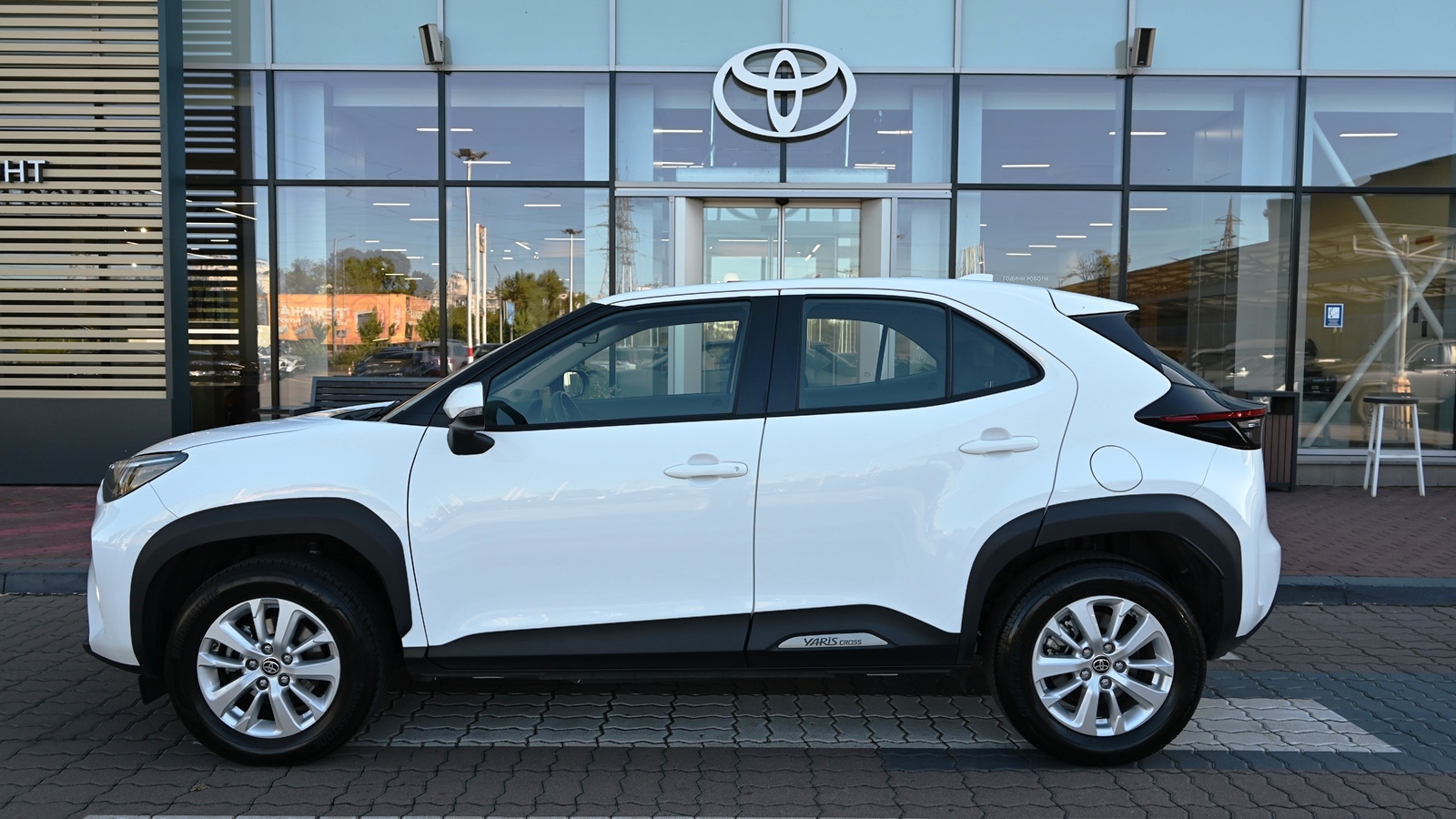 Toyota YARIS CROSS 2022 року з пробігом 47336 км, Хетчбек, Тойота Центр Київ "Сіті Плаза", м.Київ - 1060914 ГРН | Фото № 3