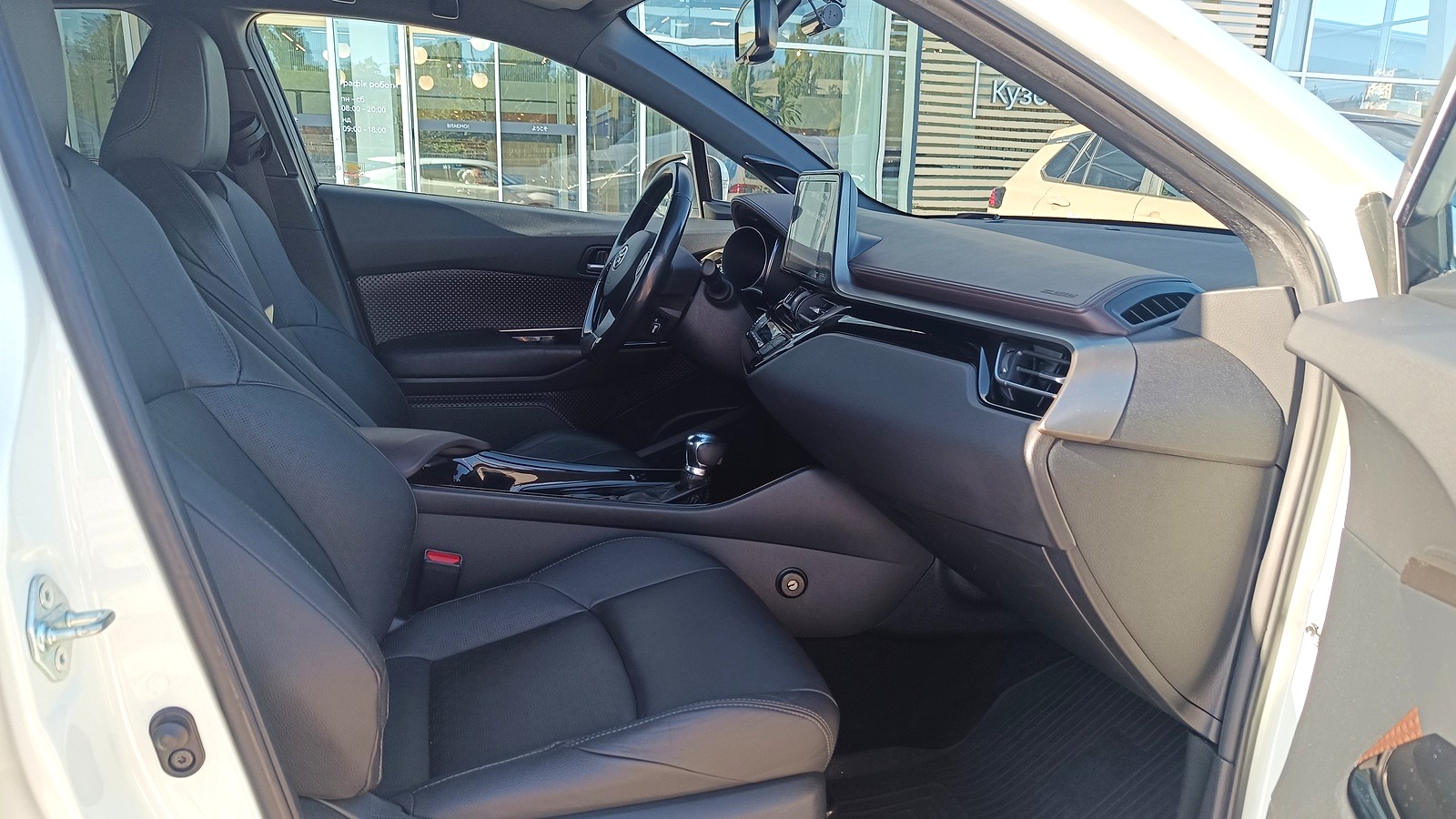 Toyota C-HR 2018 року з пробігом 97108 км, Хетчбек, Тойота Центр Київ "ВіДі Автострада", м.Київ - 969000 ГРН | Фото № 6