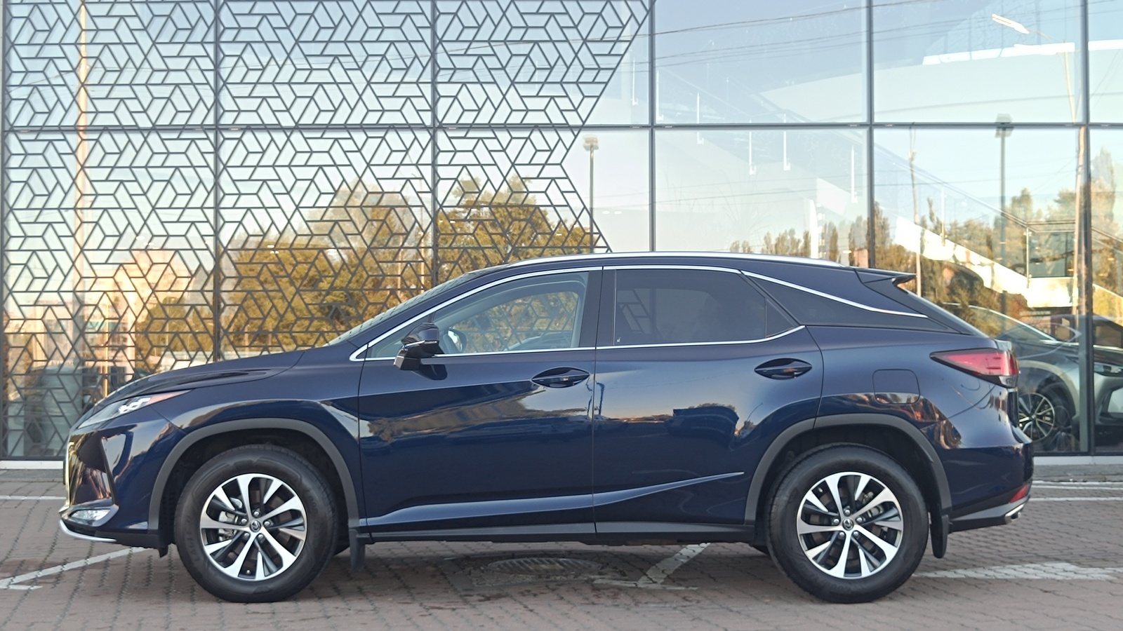Lexus RX 2021 року з пробігом 86810 км, Універсал, Лексус Київ Захід, м.Київ - 1738000 ГРН | Фото № 3