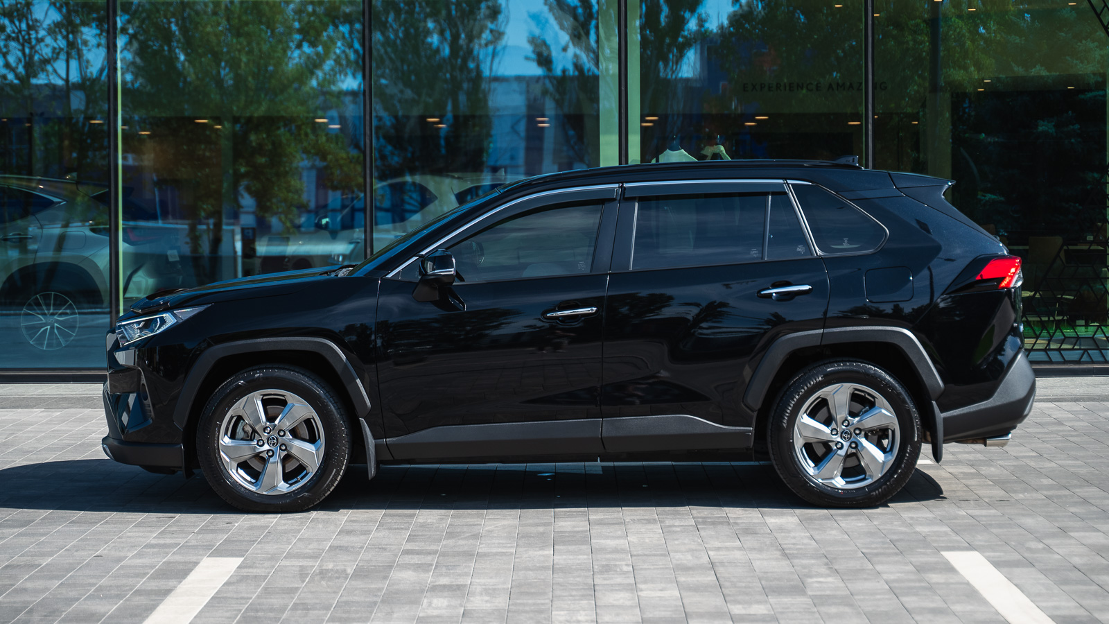 Toyota RAV4 2019 року з пробігом 51602 км, Універсал, Лексус Дніпро, м.Дніпро - 1290120 ГРН | Фото № 3