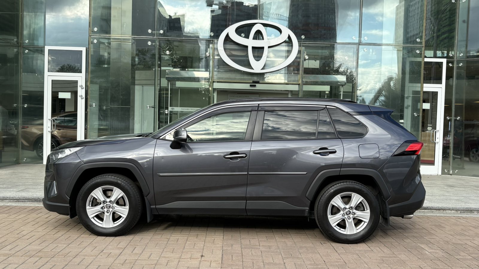 Toyota RAV4 2020 року з пробігом 146923 км, Універсал, Тойота Центр Київ "Автосаміт Укравто", м.Київ - 1183000 ГРН | Фото № 3
