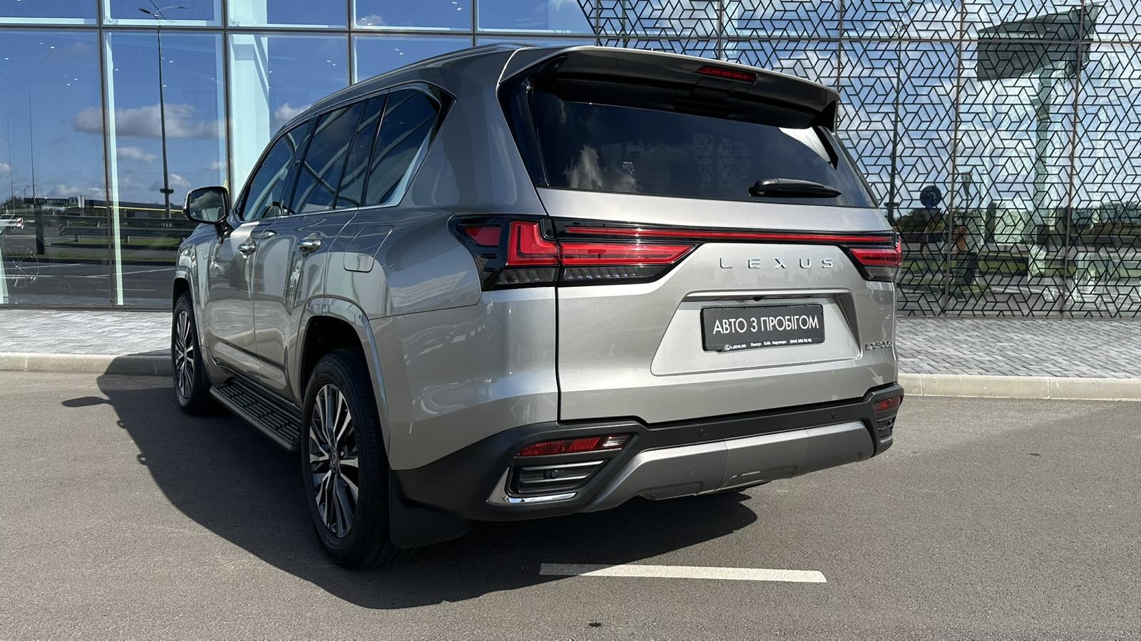 Lexus LX 2022 року з пробігом 105108 км, Універсал, Лексус Київ Аеропорт, м.Київ - 4500114 ГРН | Фото № 2