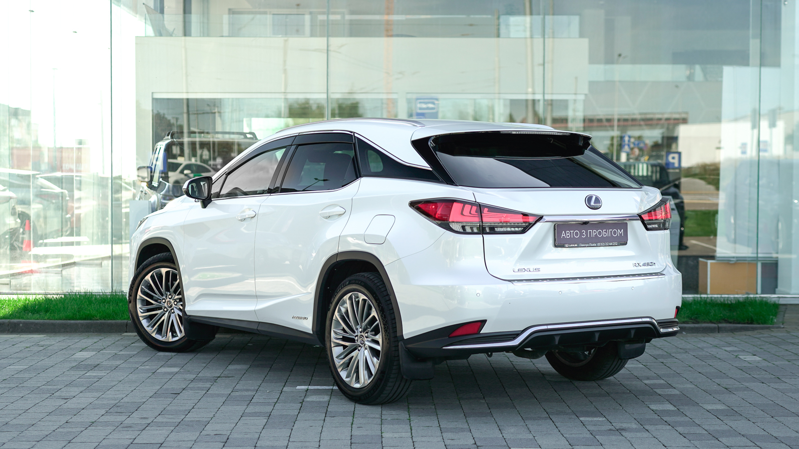 Lexus RX 450h 2020 року з пробігом 111569 км, Універсал, Лексус Львів, м.Львів - 2448500 ГРН | Фото № 2