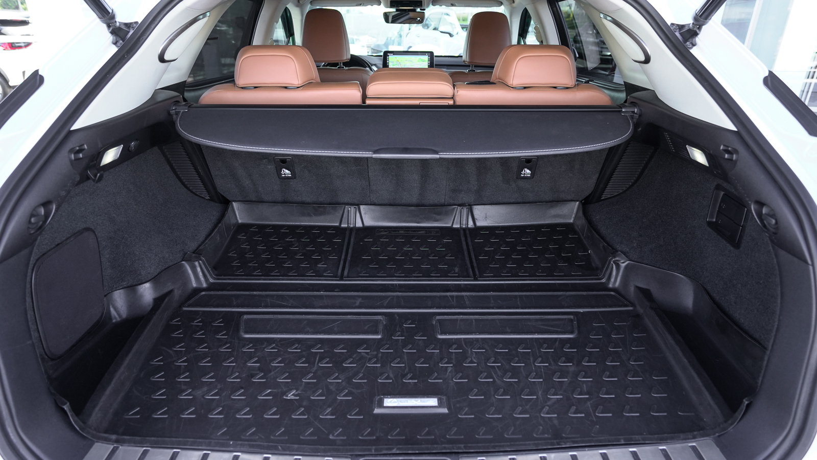 Lexus RX 450h 2020 року з пробігом 111569 км, Універсал, Лексус Львів, м.Львів - 2448500 ГРН | Фото № 10