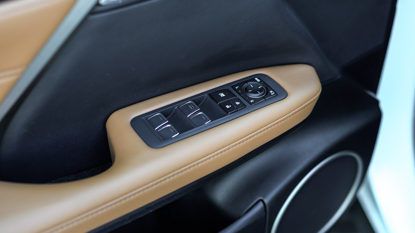 Lexus RX 450h 2020 року з пробігом 111569 км, Універсал, Лексус Львів, м.Львів - 2448500 ГРН | Фото № 19
