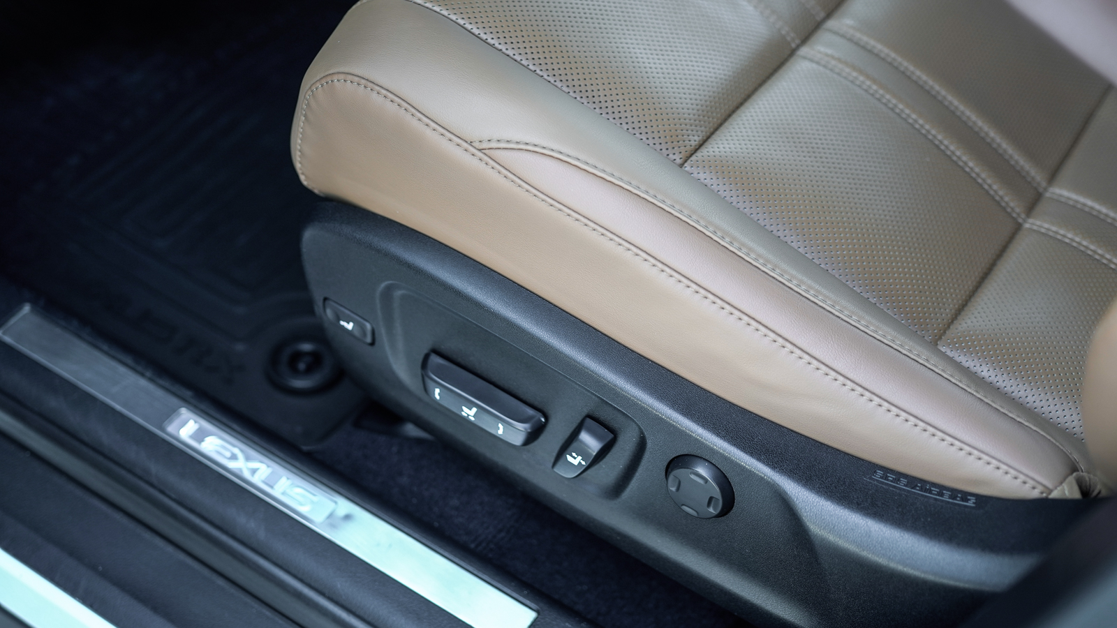 Lexus RX 450h 2020 року з пробігом 111569 км, Універсал, Лексус Львів, м.Львів - 2448500 ГРН | Фото № 22