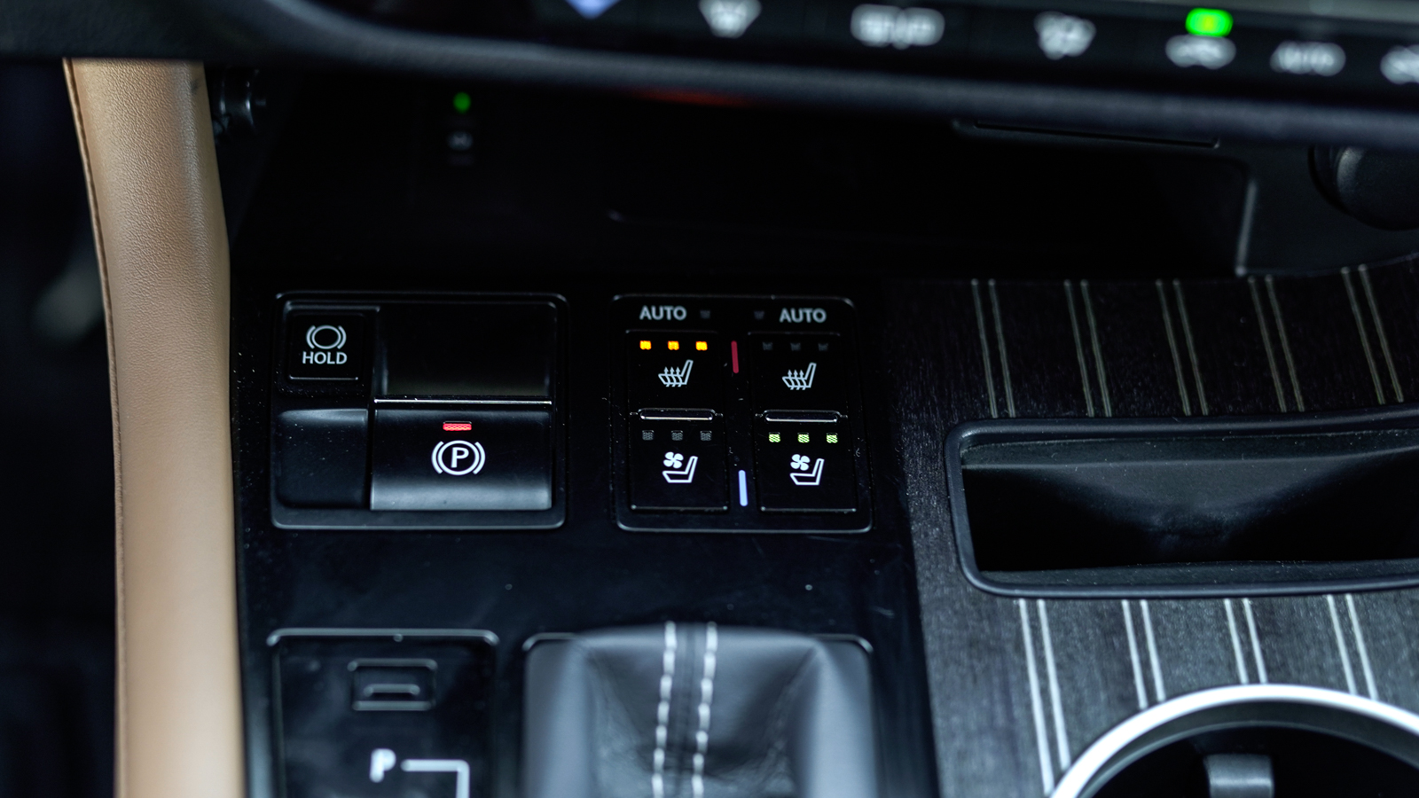 Lexus RX 450h 2020 року з пробігом 111569 км, Універсал, Лексус Львів, м.Львів - 2448500 ГРН | Фото № 42