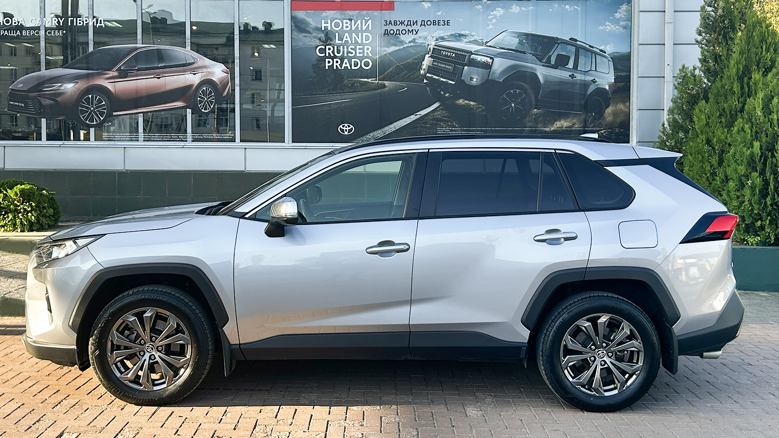 Toyota RAV4 2023 року з пробігом 48340 км, Універсал, Тойота Центр Чернівці "Олімп-Моторс", м.Чернівці - 1420000 ГРН | Фото № 3