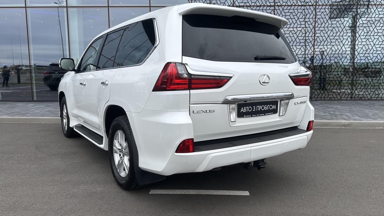Lexus LX 2017 року з пробігом 76190 км, Універсал, Лексус Київ Аеропорт, м.Київ - 3108618 ГРН | Фото № 2