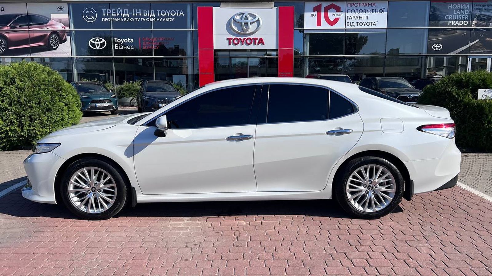 Toyota CAMRY 2019 року з пробігом 25626 км, Седан, Тойота Центр Хмельницький "Гранд Мотор", м.Хмельницький - 1218000 ГРН | Фото № 3