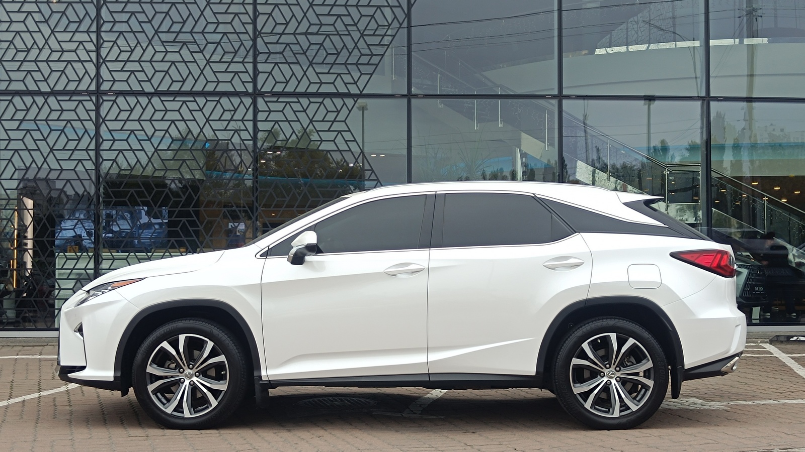 Lexus RX 2015 року з пробігом 93750 км, Універсал, Лексус Київ Захід, м.Київ - 1313000 ГРН | Фото № 3
