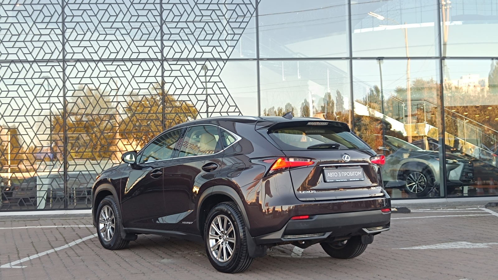 Lexus NX 2015 року з пробігом 99303 км, Універсал, Лексус Київ Захід, м.Київ - 1147000 ГРН | Фото № 2
