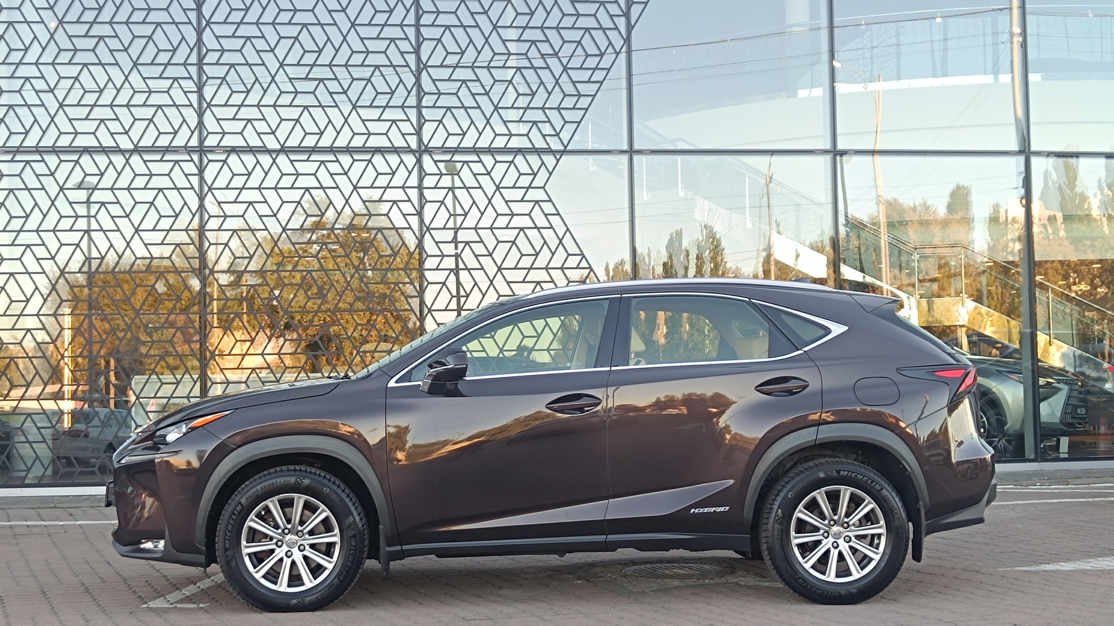 Lexus NX 2015 року з пробігом 99303 км, Універсал, Лексус Київ Захід, м.Київ - 1147000 ГРН | Фото № 3