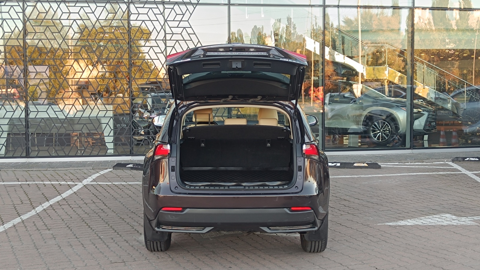 Lexus NX 2015 року з пробігом 99303 км, Універсал, Лексус Київ Захід, м.Київ - 1147000 ГРН | Фото № 10