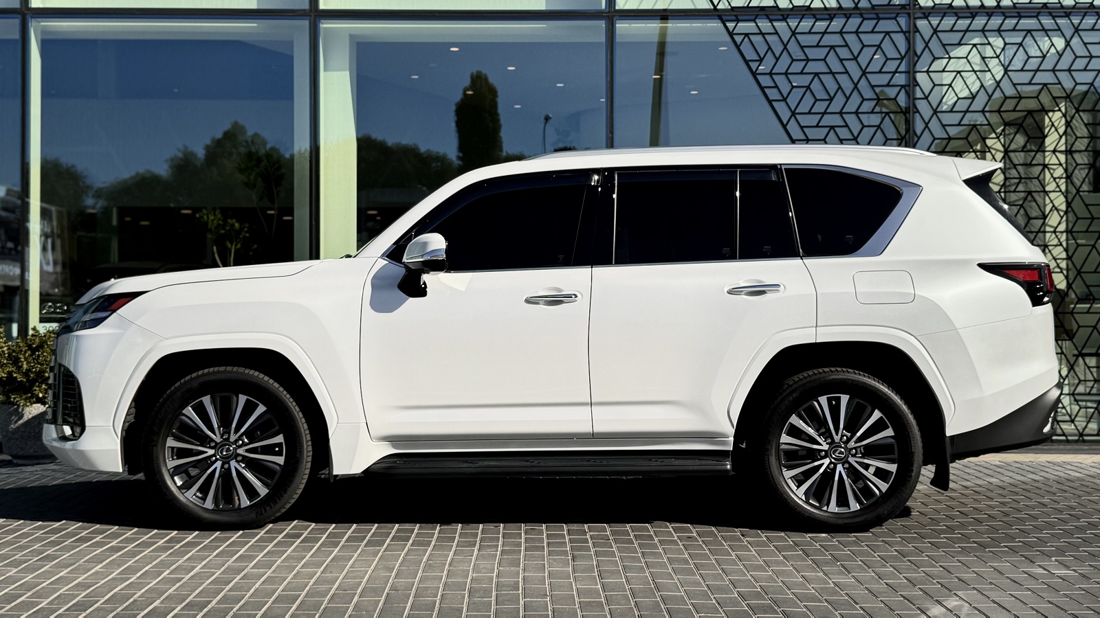 Lexus LX 2023 року з пробігом 94714 км, Універсал, Лексус Одеса, м.Одеса - 4955580 ГРН | Фото № 3