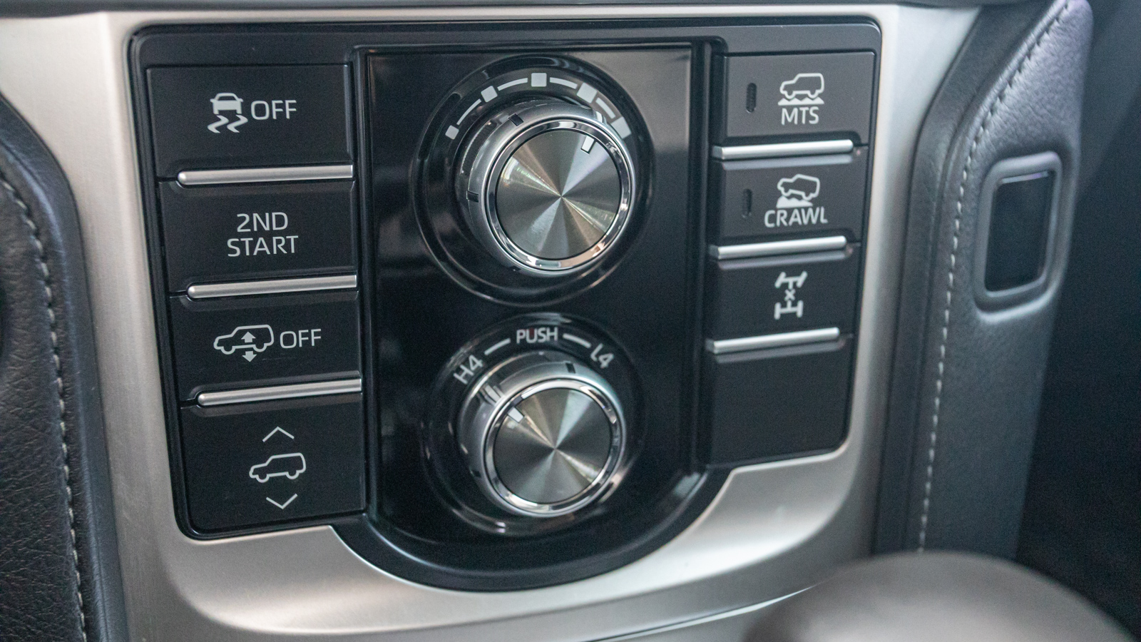 Toyota LAND CRUISER PRADO 2019 року з пробігом 128058 км, Універсал, Тойота Центр Дніпро "Алмаз Мотор" на Запорізькому шосе, м.Дніпро - 1780000 ГРН | Фото № 32